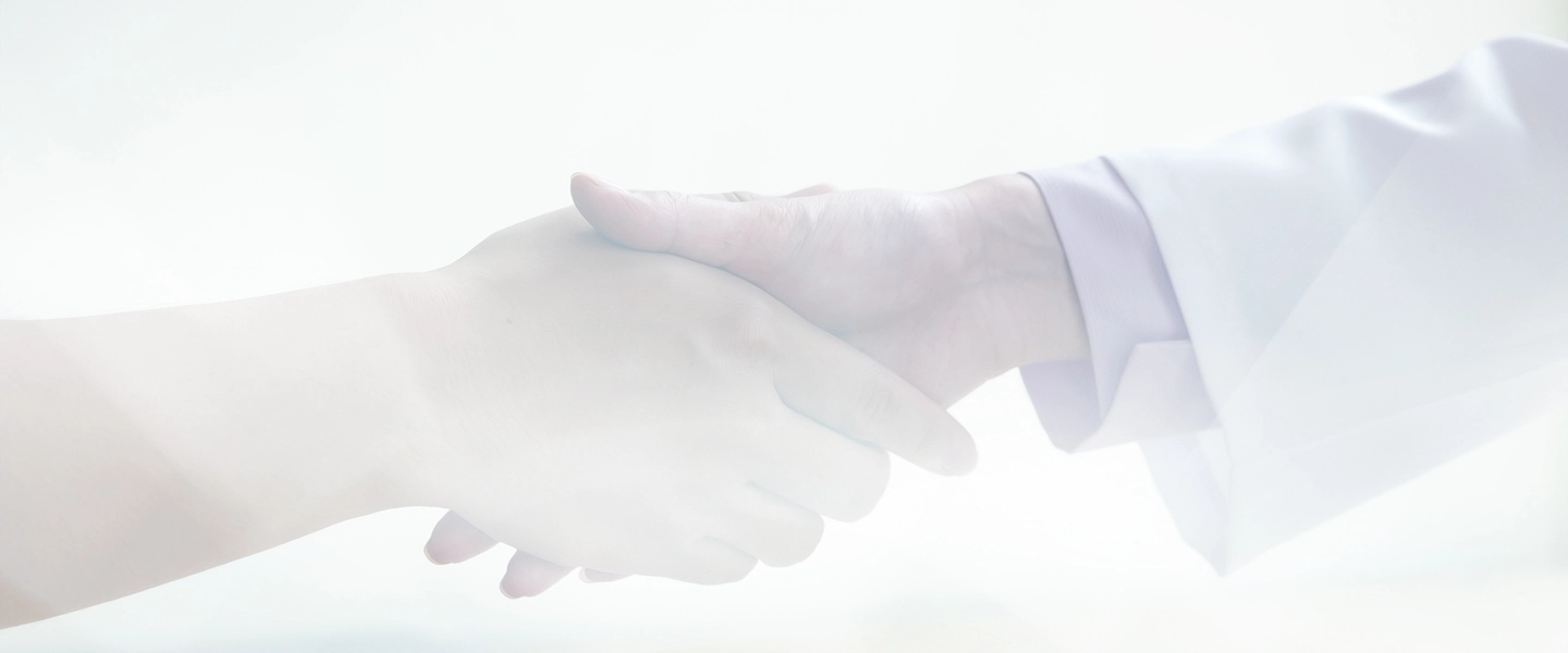 Shaking hands to celebrate the good cooperation